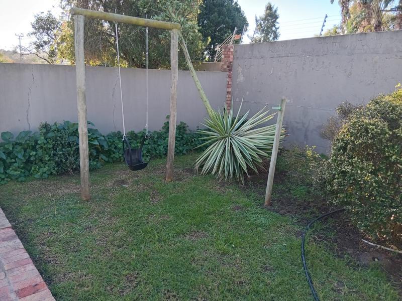 To Let 3 Bedroom Property for Rent in Sunnyside Eastern Cape
